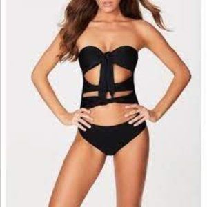 NEW BLACK Frederik’s of Hollywood Montauk Tie-Up One Piece Swimsuit
Sz S

E1